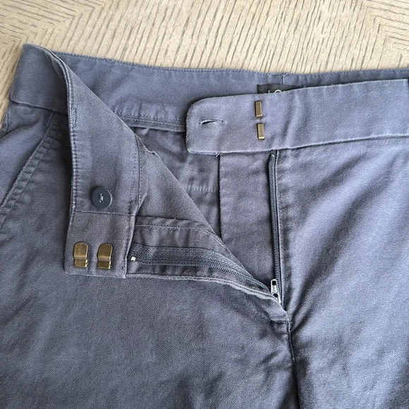 Ann Taylor LOFT - 10" Gray Tailored Women’s Bermuda Shorts - SZ 6 Julie/Curvy - Picture 2 of 9